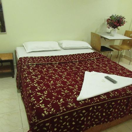 מומביי Oyo 1458 Hotel Prince Palace מראה חיצוני תמונה