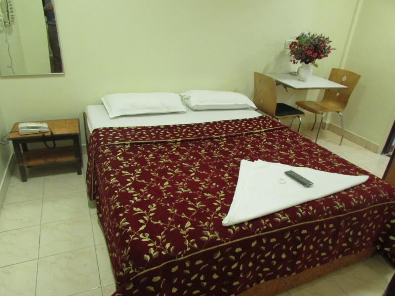מומביי Oyo 1458 Hotel Prince Palace מראה חיצוני תמונה